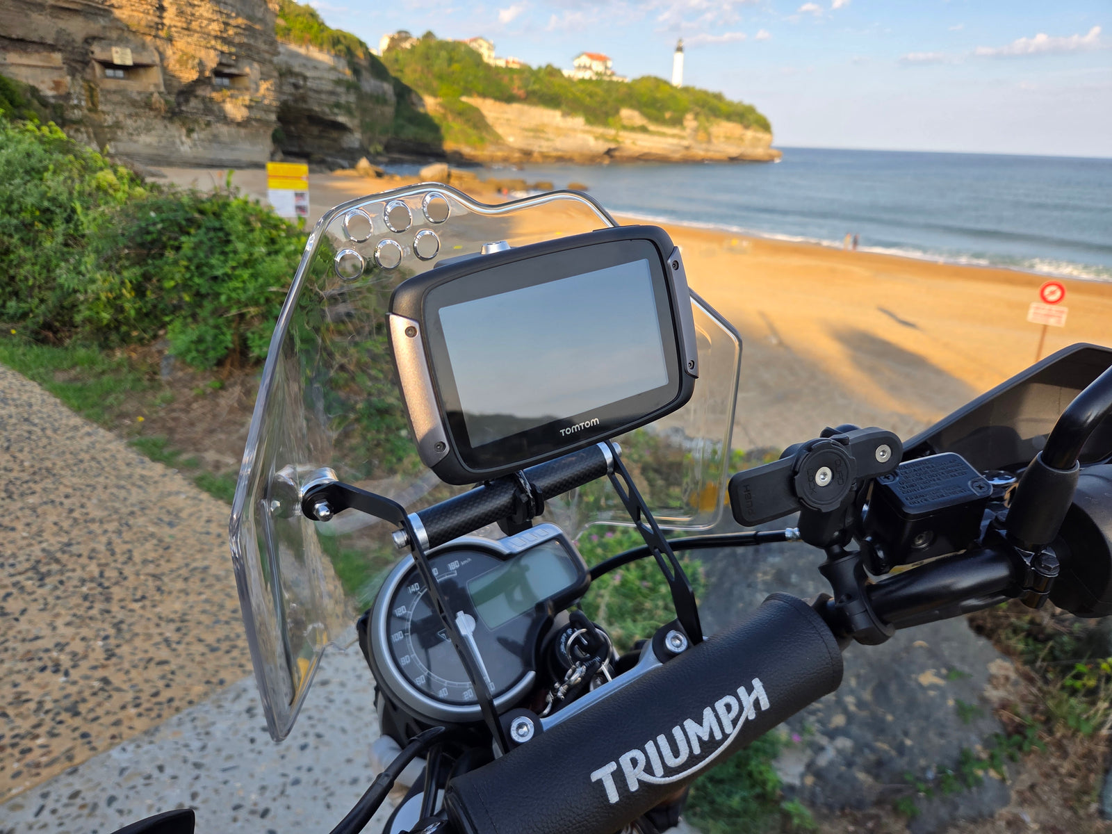 Triumph 400X Wind Protection