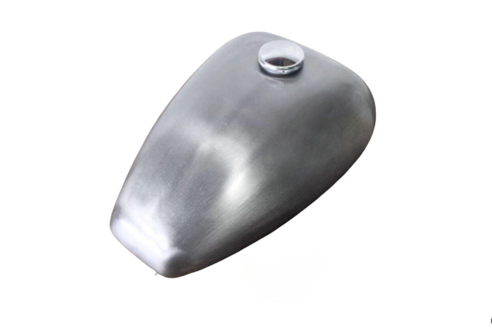 A silver metal motorcycle fuel tank designed for Yamaha Dragstar 400 and 650 cc bikes, displayed on a white background.
