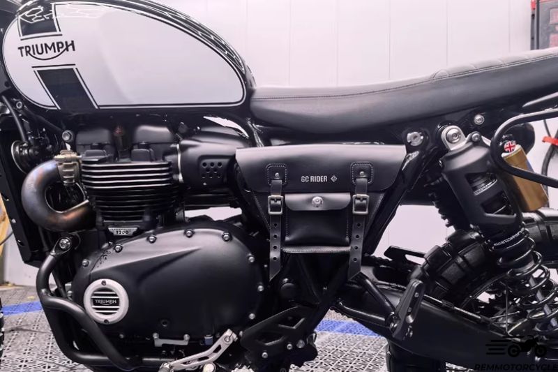 Side leather saddlebag for Triumph Scrambler 1200