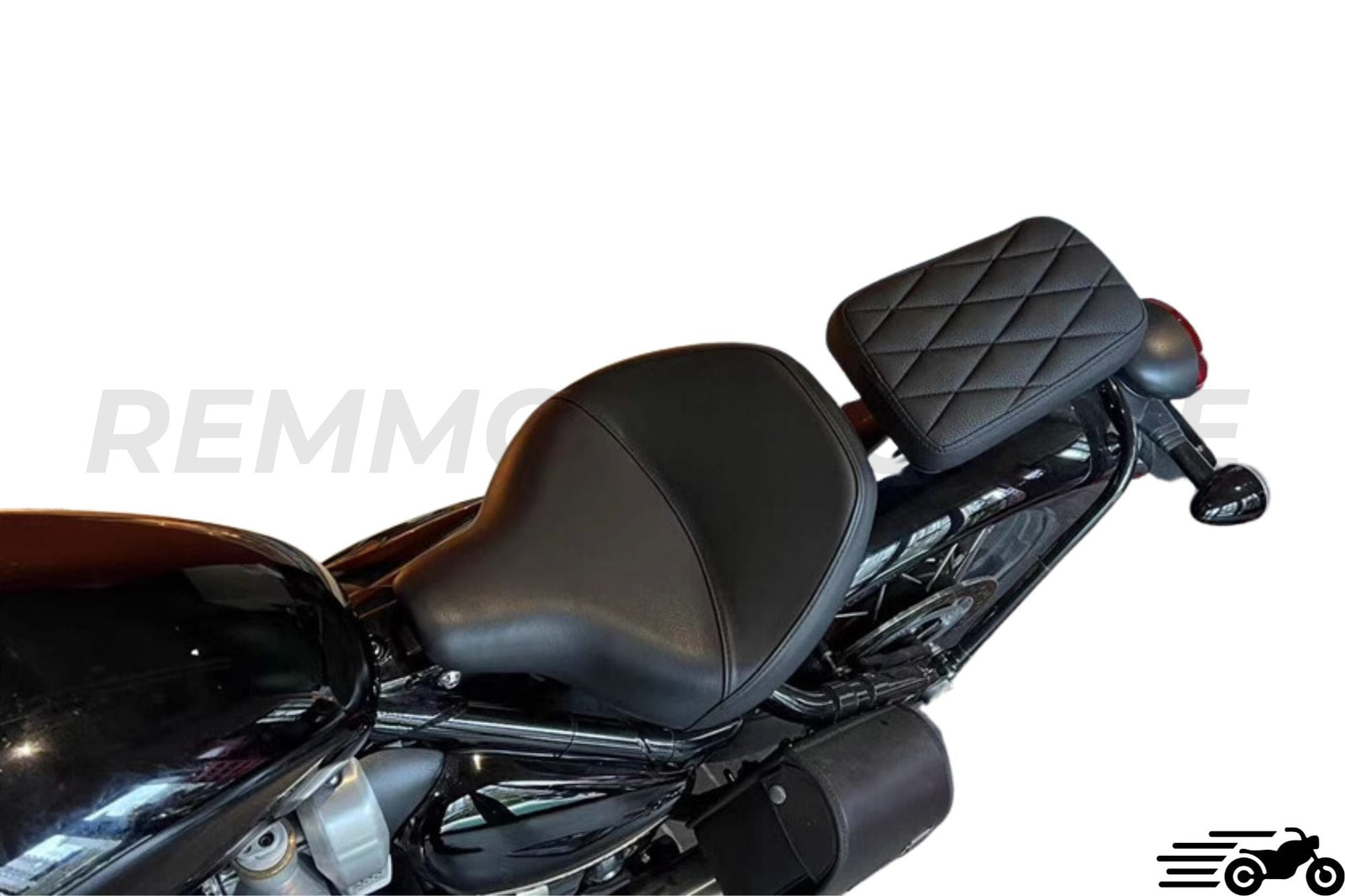 Triumph Bobber passenger seat without lights