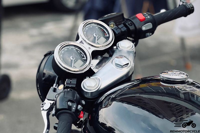 Reinforced upper triple clamp for Triumph Bobber, T100, T120