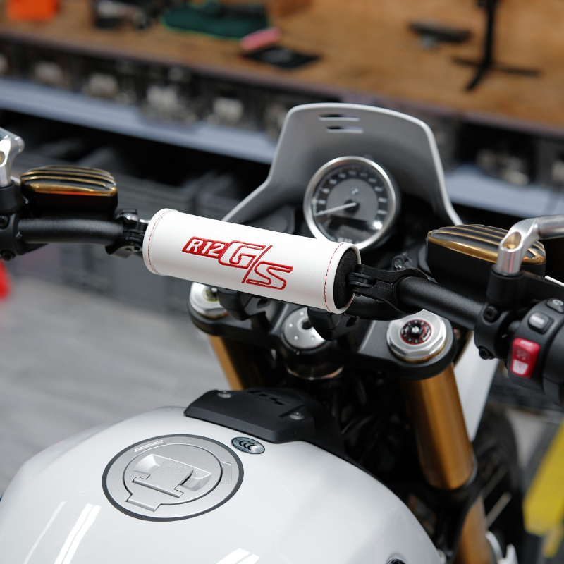 Handlebar crossbar with leather cover for BMW R12GS