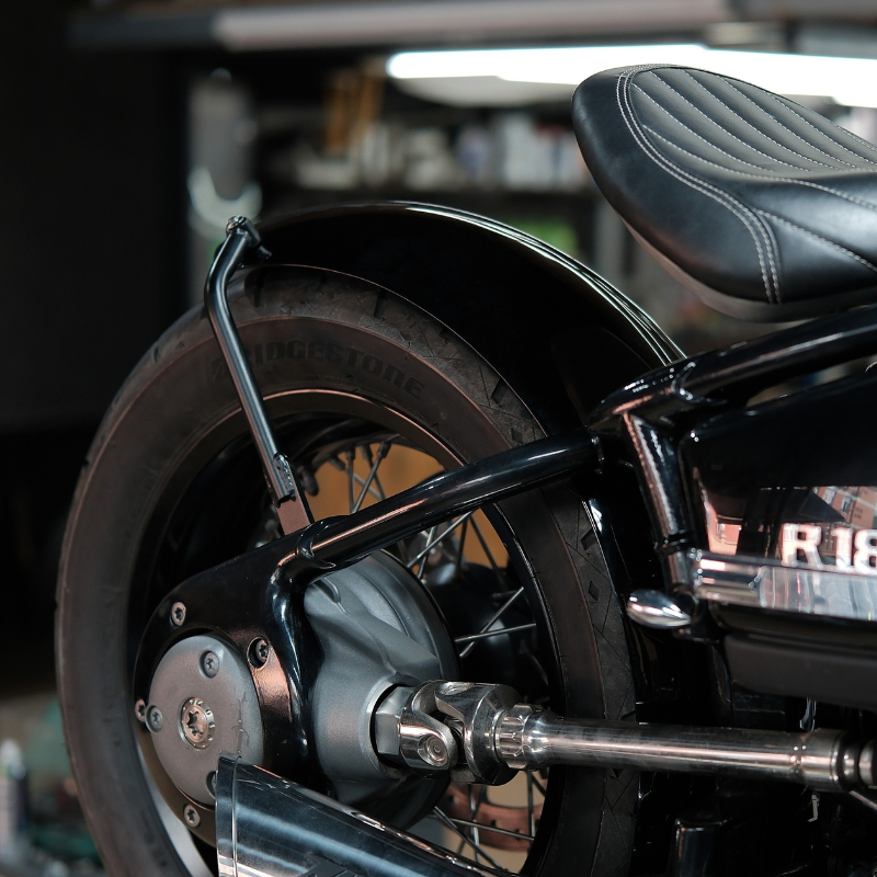 Short rear bobber fender for BMW R18