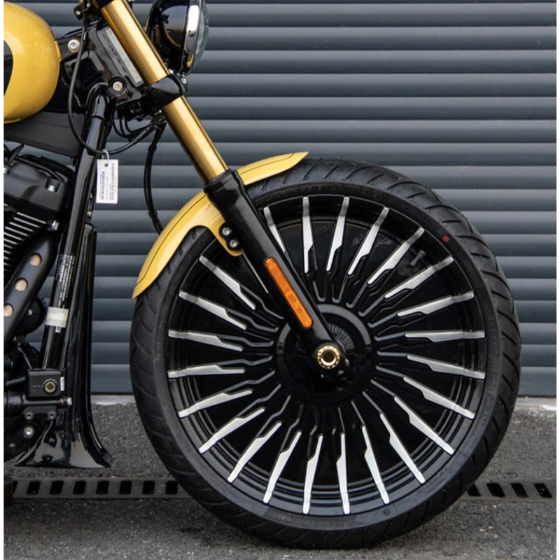 Custom 18/21-inch black wheels with dedicated hubs for cruisers