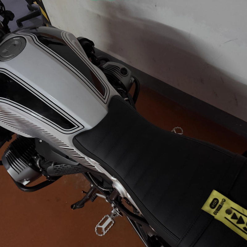 Short seat + seat cowl for BMW R NineT