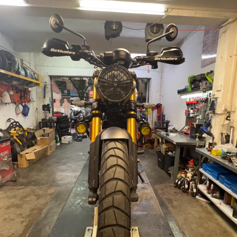 Triumph Scrambler 400X — XE Fog Light Kit