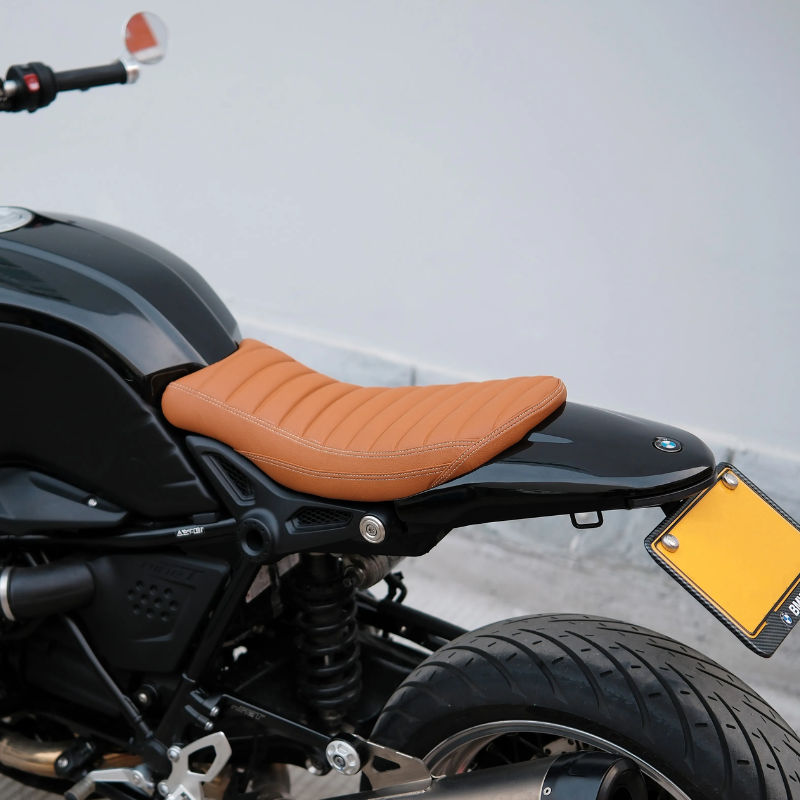 Short seat + seat cowl for BMW R NineT