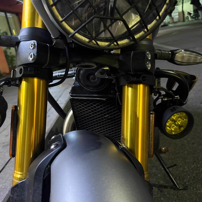 Triumph Scrambler 400X — XE Fog Light Kit