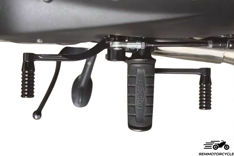 Triumph Bobber dual gear shifter