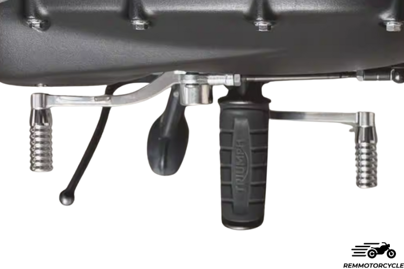 Triumph Bobber dual gear shifter