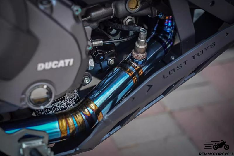 Titanium exhaust line Ducati Desert X