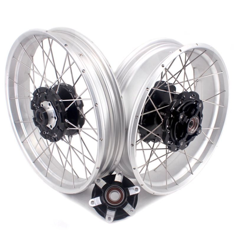 Pair of tubeless spoked rims for Triumph T100 T120