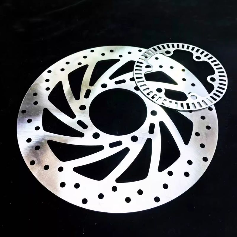 Custom brake disc track for Triumph Speed 400