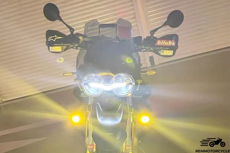 Adjustable Folding 360° Anti-Fall Motorcycle Mirrors