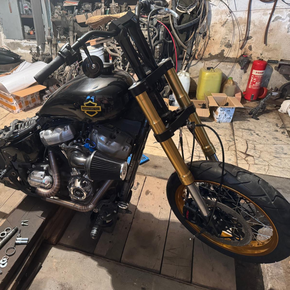Harley Davidson Softail inverted forks