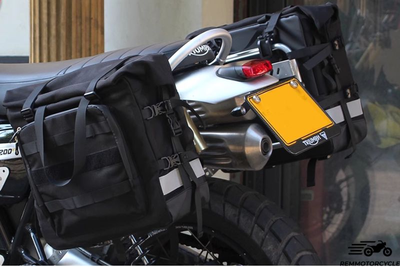 Saddlebag with mount for Triumph Scrambler 1200