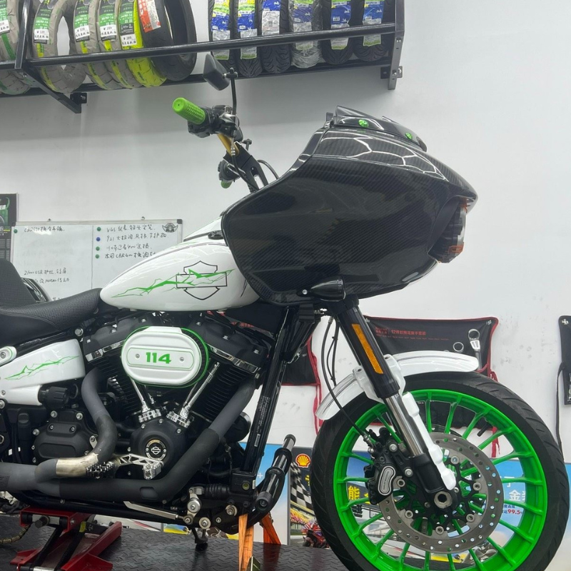 Road Glide-style front fairing for Softail