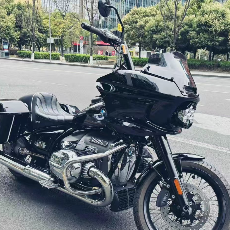 ST fairing with mount for R18