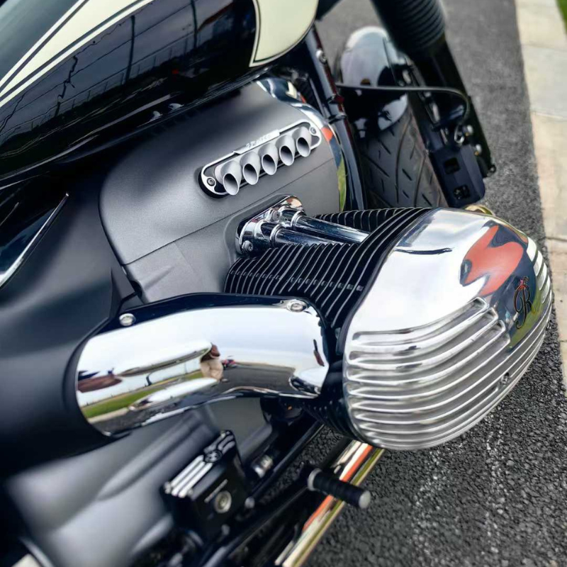 CNC 6061 cylinder head cover for BMW R18 - black or mirror polished