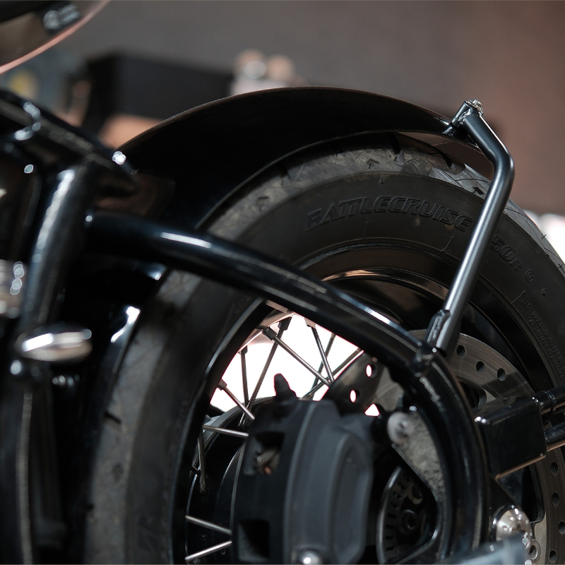 Short rear bobber fender for BMW R18