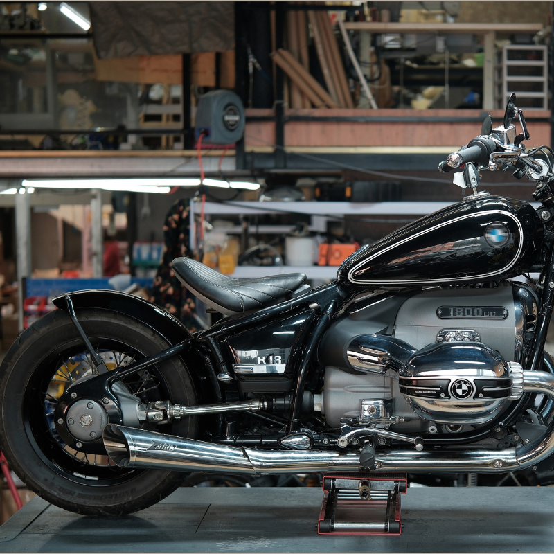 Short rear bobber fender for BMW R18
