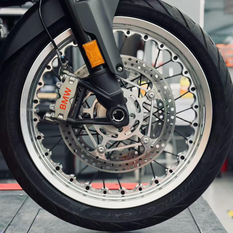 Forged tubeless spoked wheels for BMW R 1300 GS/GSA