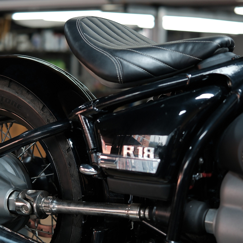 Custom bobber seat kit – BMW R18