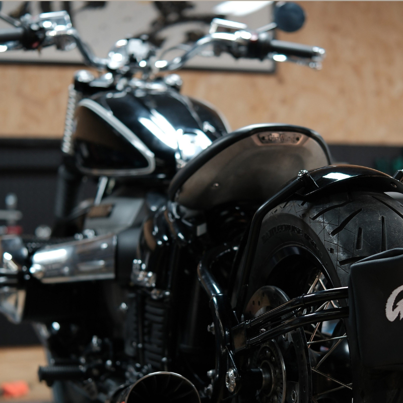 Custom bobber seat kit – BMW R18
