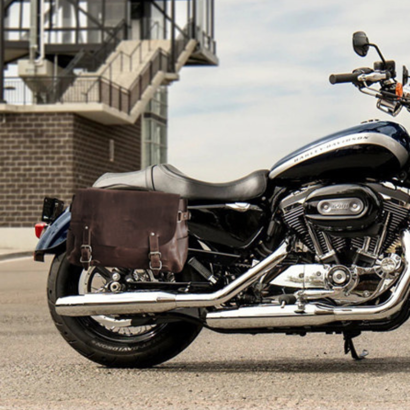 Saddlebag with dedicated mount for Sportster 883/1200 and Forty-Eight