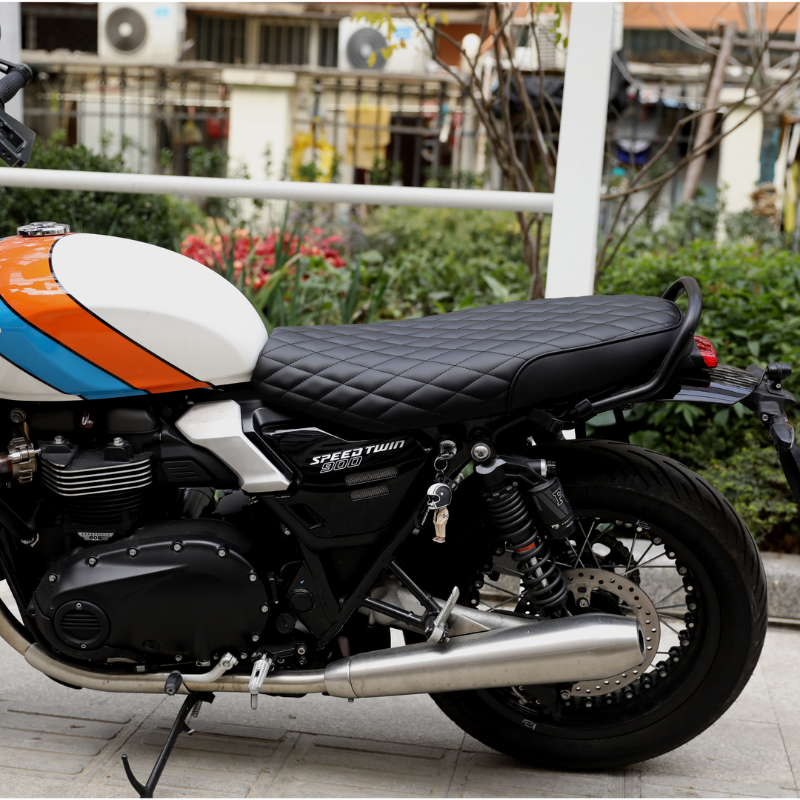 Vintage custom seat for Triumph Speed Twin 900