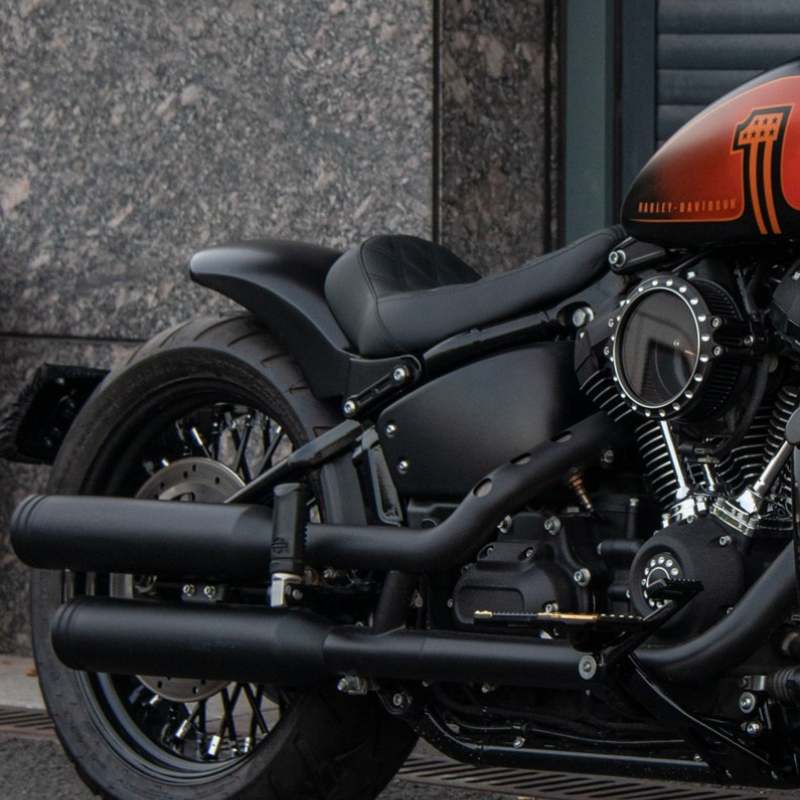 Black rear license plate holder for Softail M8
