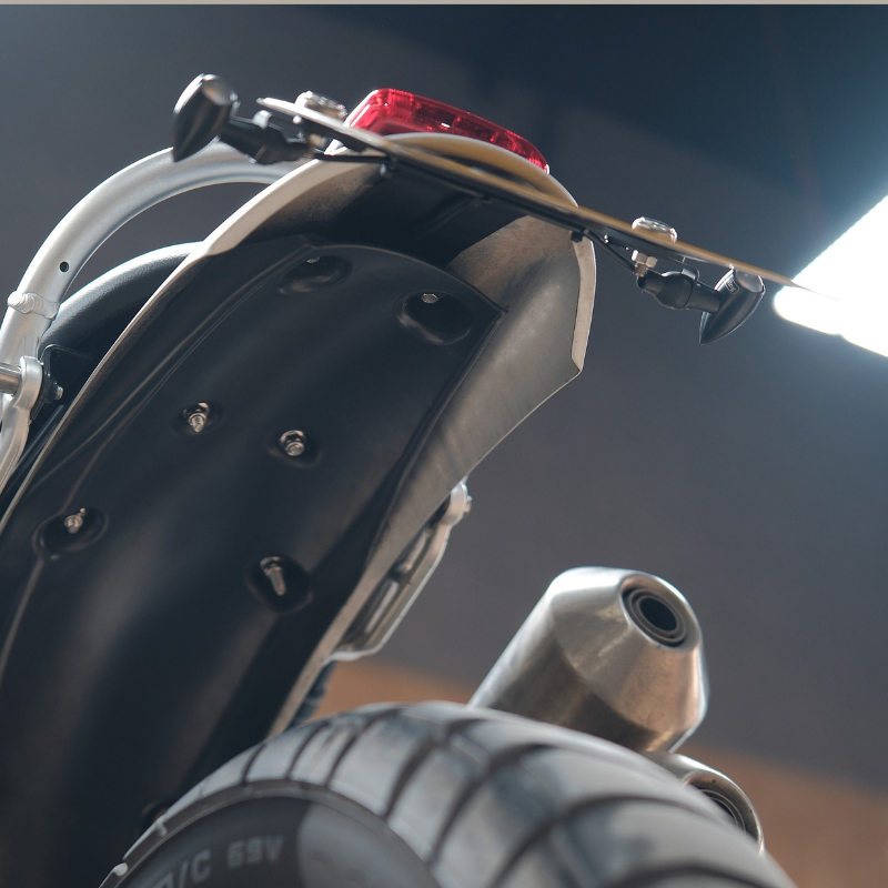 Short plate holder with LED turn signals for Scrambler 1200 XC/XE/X