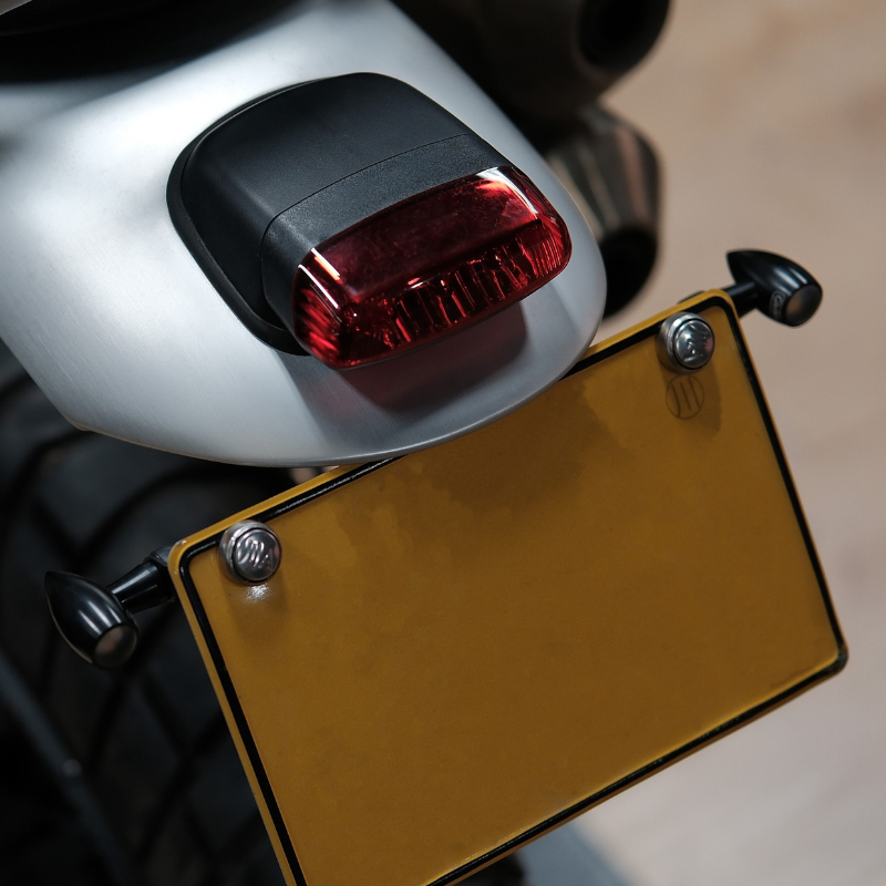 Short plate holder with LED turn signals for Scrambler 1200 XC/XE/X