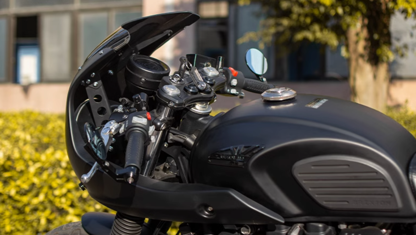 Brixton Cromwell 1200 cafe racer windscreen