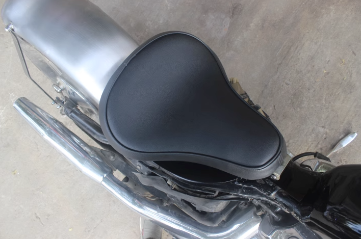 Solo Seat + mounting bracket SHADOW 400 600