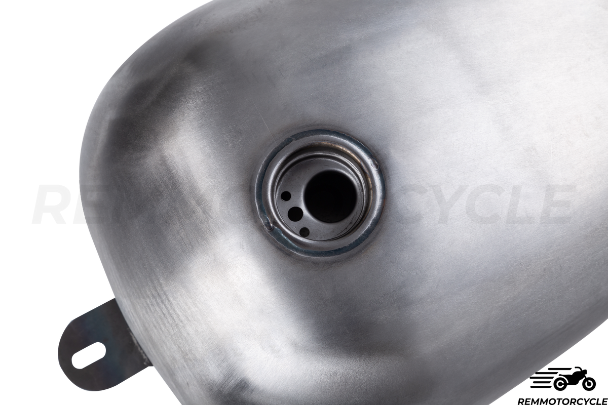 Bobber SHADOW 600 2.6 GAL gas tank