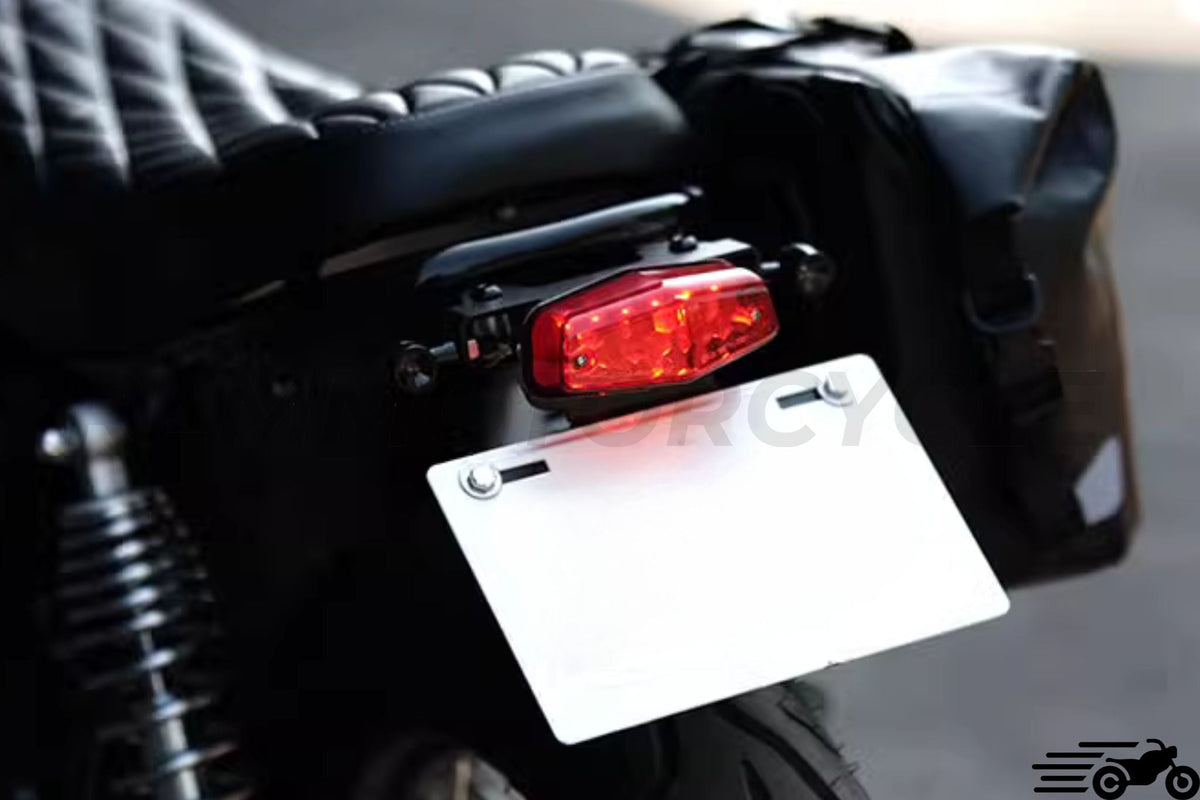 Mash Six Hundred license plate holder with lighting