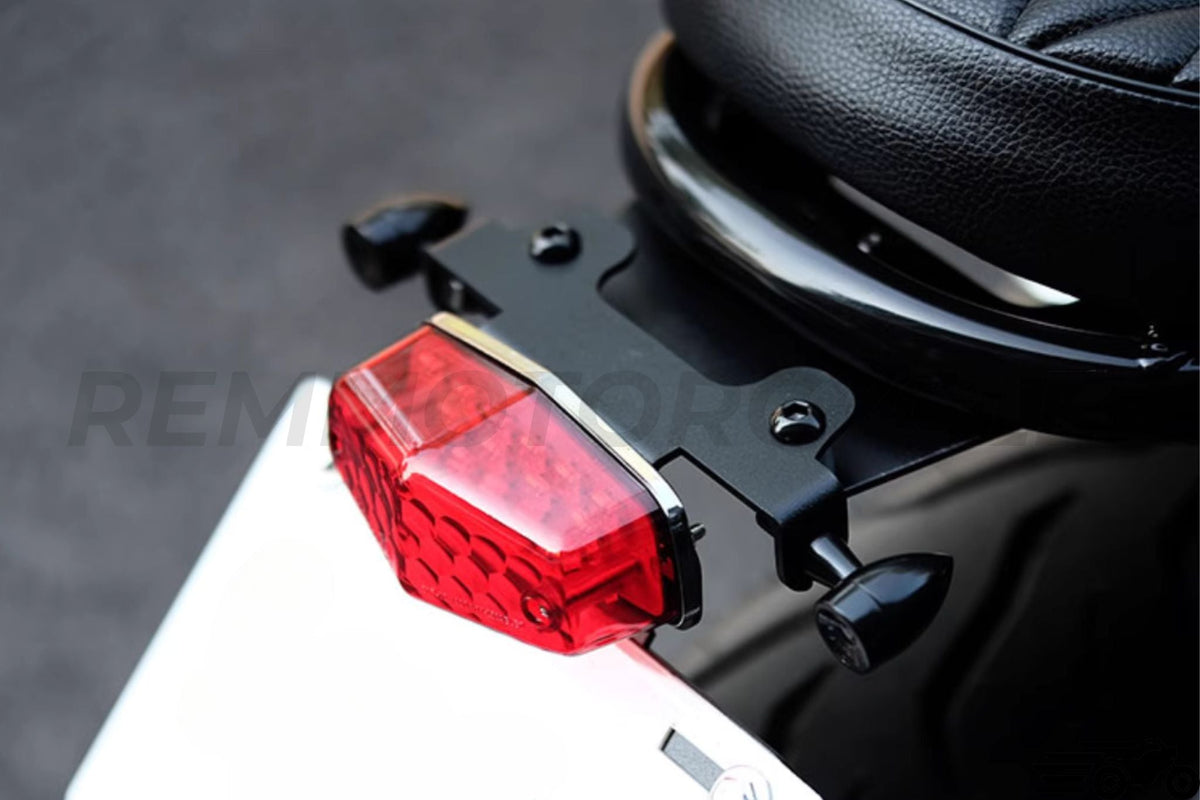 Mash Six Hundred license plate holder with lighting