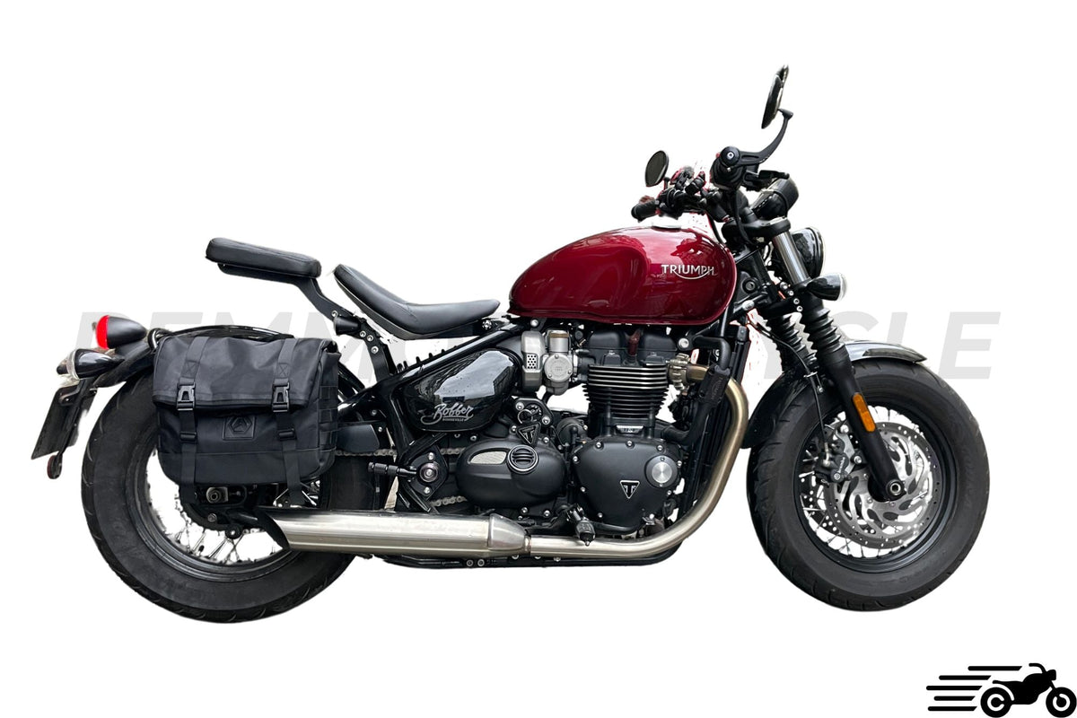 Triumph Bobber passenger seat with rear light